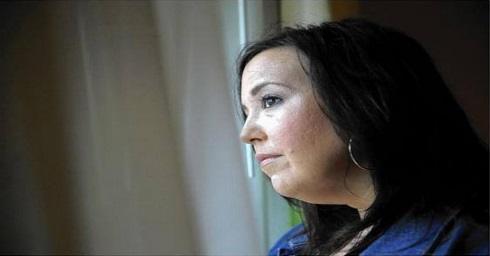 michelle-rider-looking-out-window