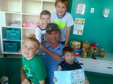 Headley-father-with-boys