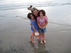 Deseree, Hildy and Taylor at the beach