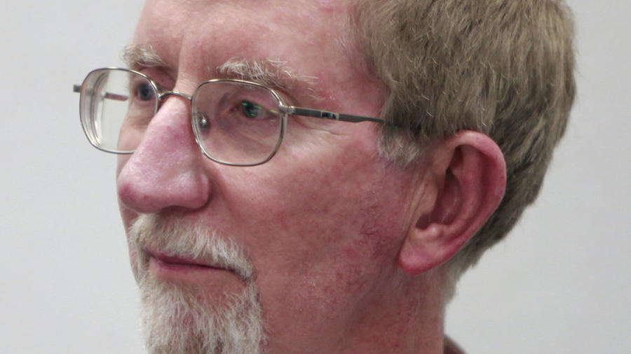 la-me-foster-embezzle-20150817-001