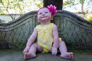 Wallace Eva_looking_up