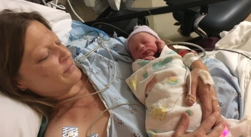 Lori-with-baby-hosptial