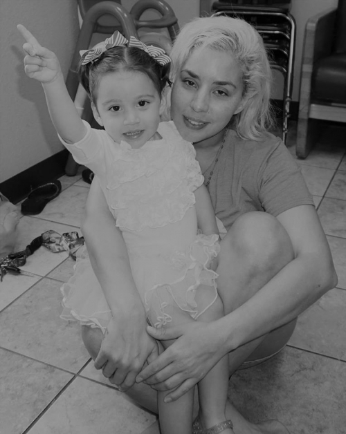 Aniya black and white 2018