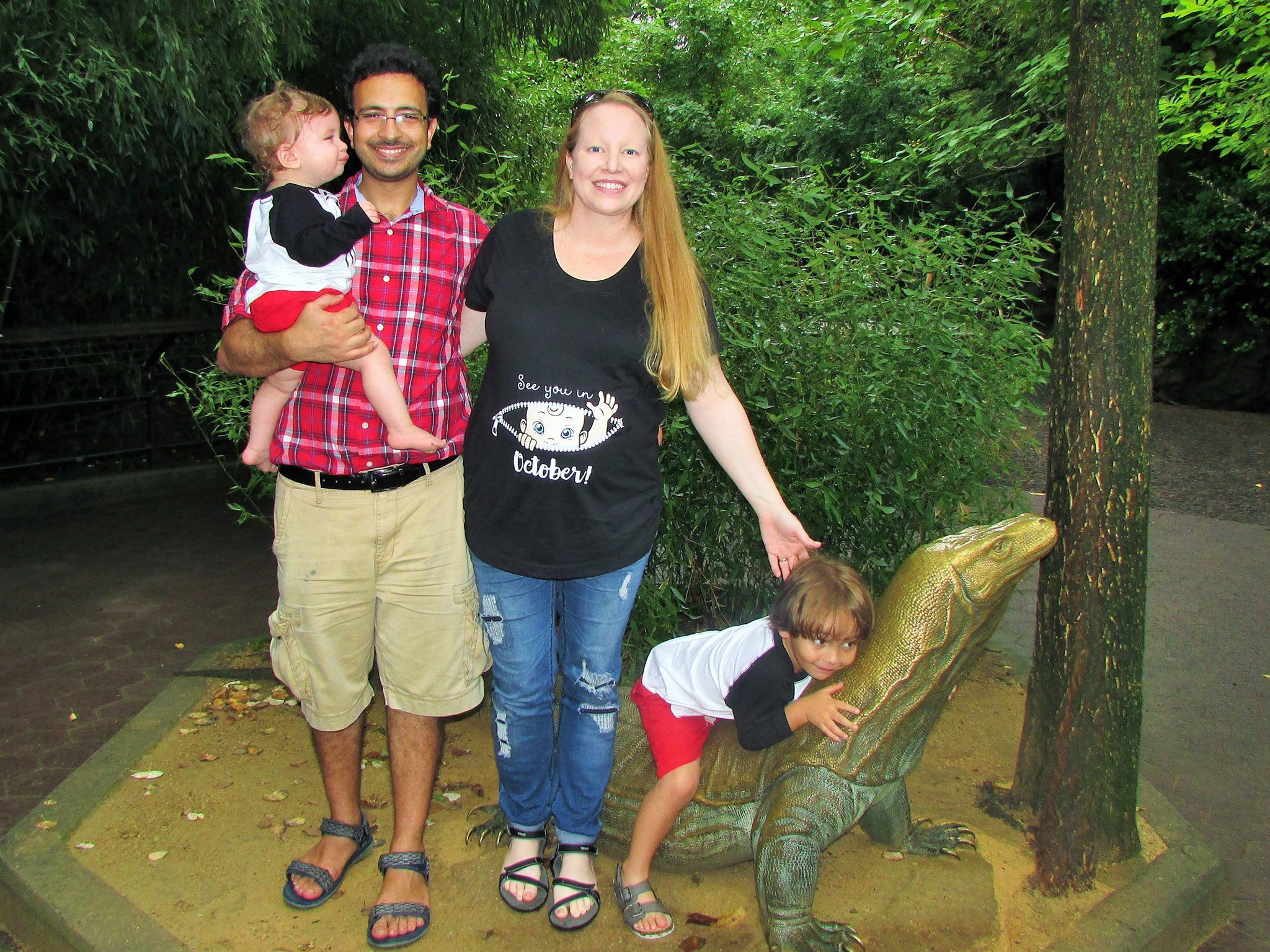 Suzy pregnant two children with dad