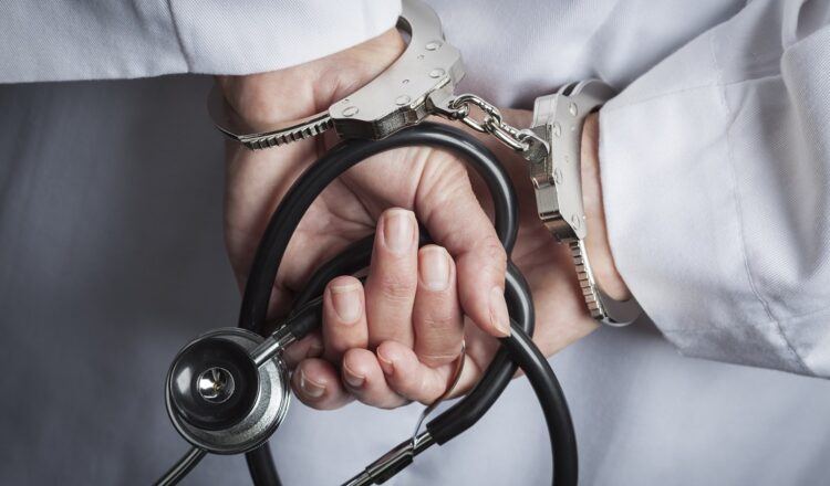 doctor-handcuffs-750x440-1