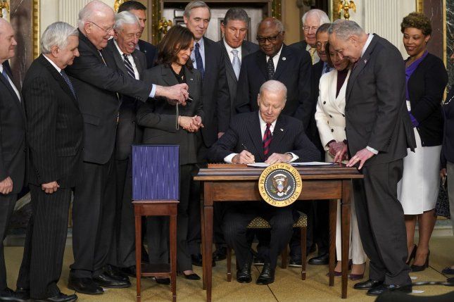 Biden-signs-15-trillion-spending-bill-including-136-billion-in-Ukraine-aid