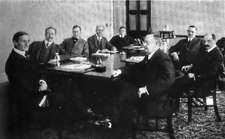 United_States_Federal_Reserve_Board_1917-768x474