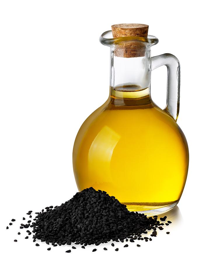 Black-Cumin-Oil-In-Glass-Bottle